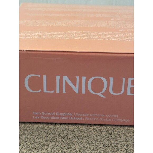 Clinique 3-Step Skin Care System Type 3 Combination Oily to Oily Skin 3pc Set - Picture 2 of 7